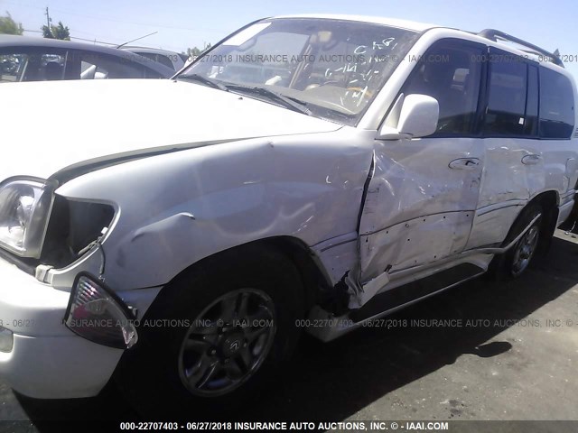 JTJHT00W413502747 - 2001 LEXUS LX 470 WHITE photo 6