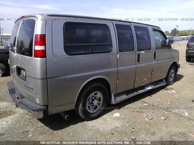 1GBFG15X241125037 - 2004 CHEVROLET EXPRESS G1500  GRAY photo 4