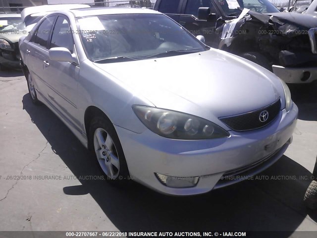 4T1BE30KX5U080416 - 2005 TOYOTA CAMRY LE/XLE/SE Gümüş foto 1