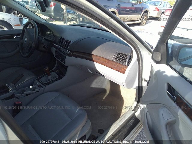 WBAAM3349YKC72152 - 2000 BMW 323 I SILVER photo 5