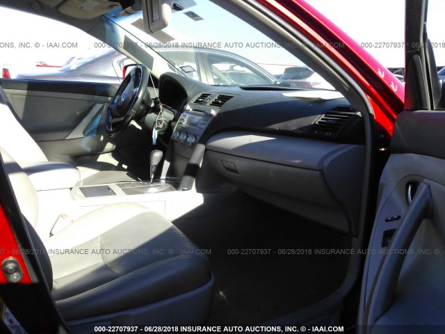 4T1BF3EK4AU501689 - 2010 TOYOTA CAMRY SE/LE/XLE RED photo 5