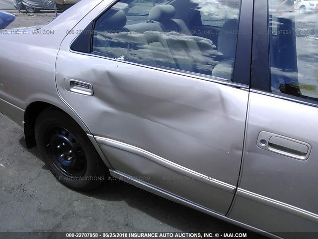 4T1BG22K9XU861920 - 1999 TOYOTA CAMRY CE/LE/XLE GOLD photo 6