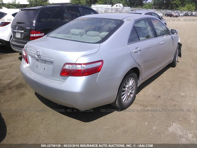 4T1BE46K89U373444 - 2009 TOYOTA CAMRY SE/LE/XLE SILVER photo 4