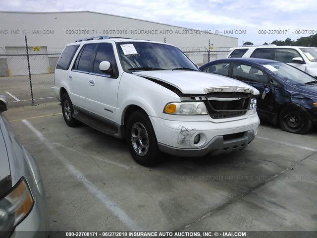 5LMRU27A2YLJ16115 - 2000 LINCOLN NAVIGATOR WHITE photo 1