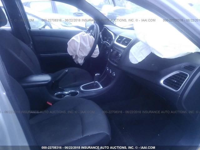 1B3BD4FB1BN543765 - 2011 DODGE AVENGER EXPRESS 银色 照片 5