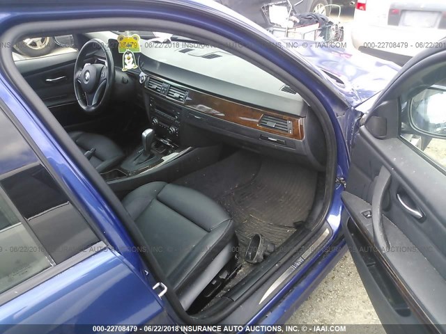 WBAPH53529A437028 - 2009 BMW 328 I SULEV BLUE photo 5