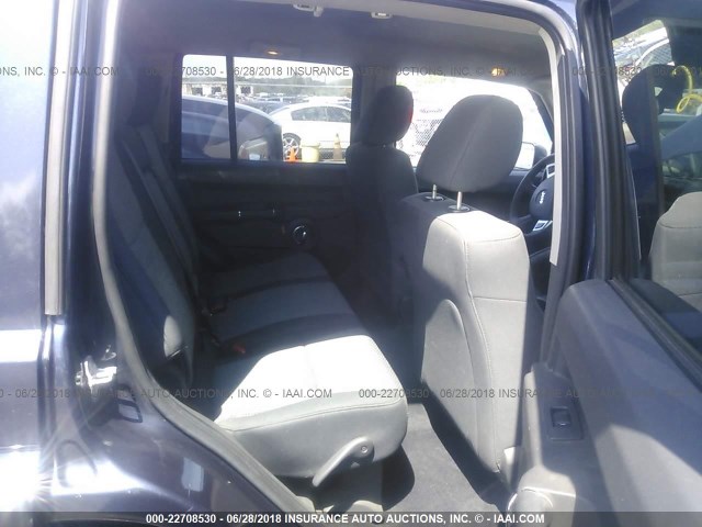 1J4RG4GK4AC137194 - 2010 JEEP COMMANDER SPORT Blau Foto 8