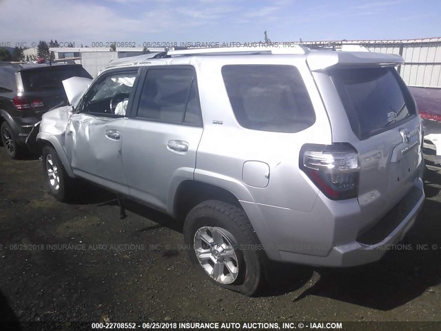 JTEBU5JR4F5241672 - 2015 TOYOTA 4RUNNER SR5/LIMITED/TRAIL/TRD PRO SILVER photo 3