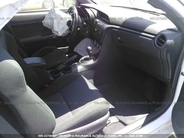 JTKJF5C71C3035876 - 2012 TOYOTA SCION TC 白色 照片 5