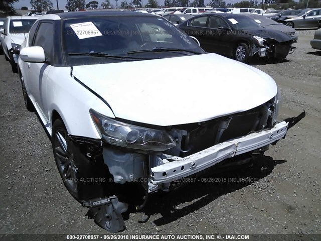 JTKJF5C71C3035876 - 2012 TOYOTA SCION TC 白色 照片 6