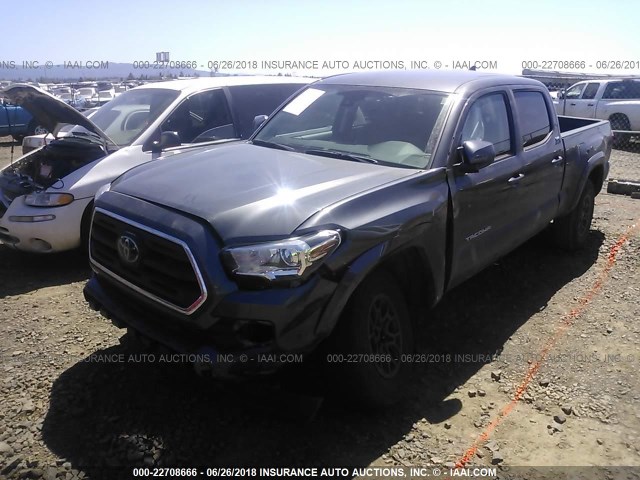 3TMDZ5BN2JM037532 - 2018 TOYOTA TACOMA DBL CAB/SR5/TRD SPORT/OR GRAY photo 2