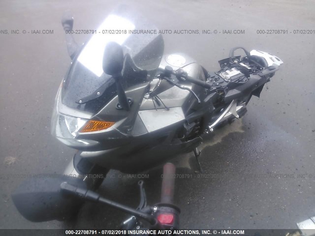 WB1053904AZV97587 - 2010 BMW K1300 GT GRAY photo 2