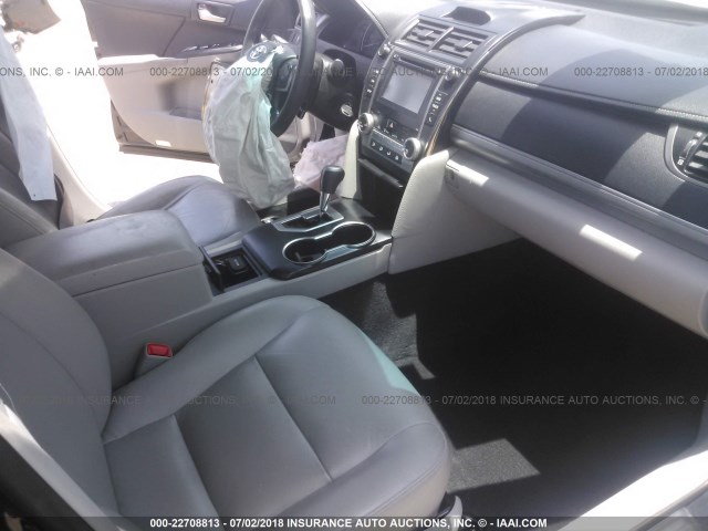 4T4BF1FK8ER406051 - 2014 TOYOTA CAMRY L/SE/LE/XLE 黑色 照片 5