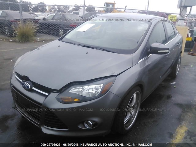 1FADP3J27DL348211 - 2013 FORD FOCUS TITANIUM GRAY photo 2