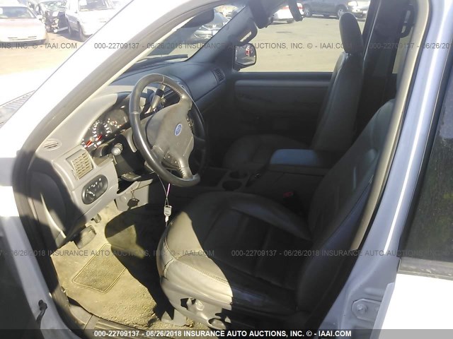 1FMZU63K84ZA11093 - 2004 FORD EXPLORER XLT/XLT SPORT/NBX 白色 照片 5