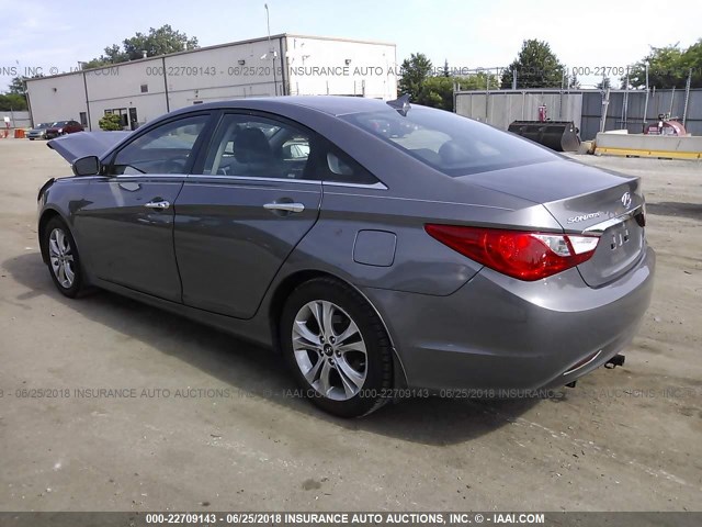 5NPEC4AC7BH292202 - 2011 HYUNDAI SONATA SE/LIMITED GRAY photo 3