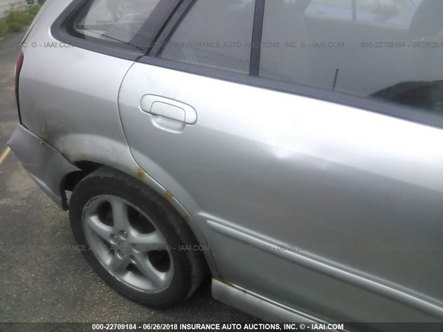JM1BJ245021471750 - 2002 MAZDA PROTEGE PR5 银色 照片 6
