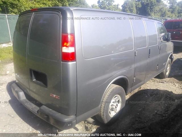 1GTGG25V061115310 - 2006 GMC SAVANA G2500 GRAY photo 4