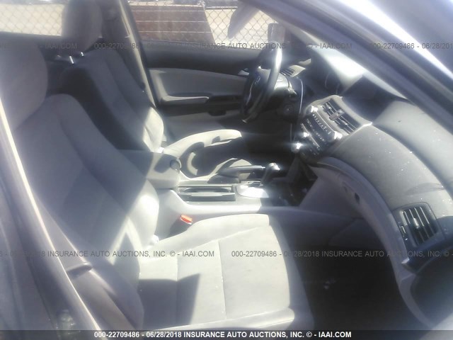 1HGCP2F49BA030031 - 2011 HONDA ACCORD LXP GRAY photo 5