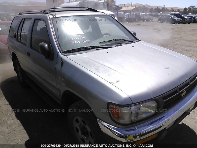 JN8AR05Y6WW249762 - 1998 NISSAN PATHFINDER LE/SE/XE SILVER photo 1