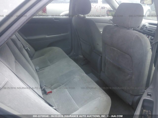 JTDBE32KX40271891 - 2004 TOYOTA CAMRY LE/XLE 灰色 照片 8