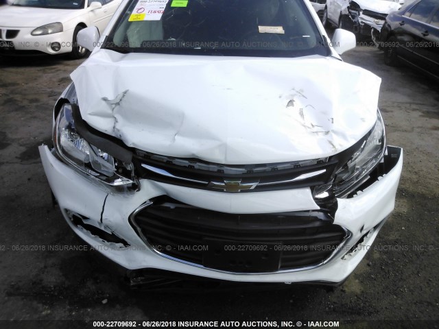 KL7CJKSB5HB261772 - 2017 CHEVROLET TRAX LS WHITE photo 6