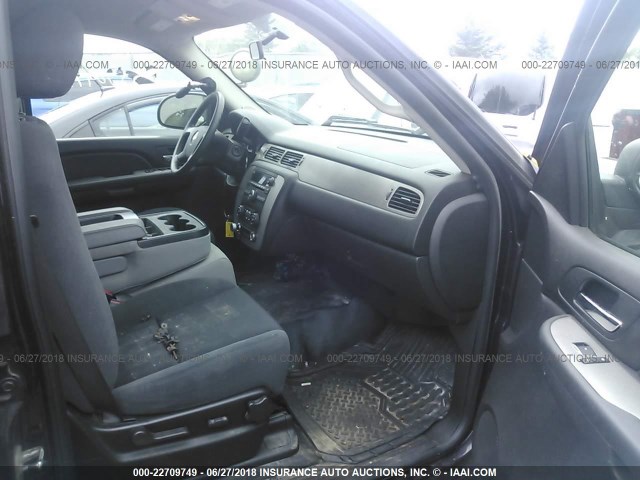 1GNEC03099R242696 - 2009 CHEVROLET TAHOE POLICE MAROON photo 5