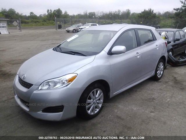 2T1KU4EE0AC279899 - 2010 TOYOTA COROLLA MATRIX  SILVER photo 2