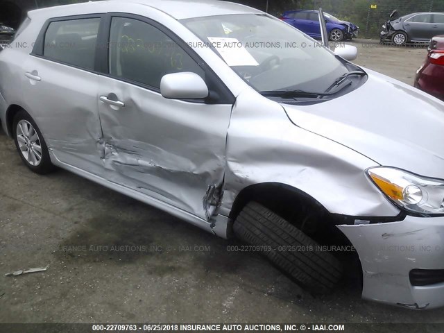 2T1KU4EE0AC279899 - 2010 TOYOTA COROLLA MATRIX  SILVER photo 6