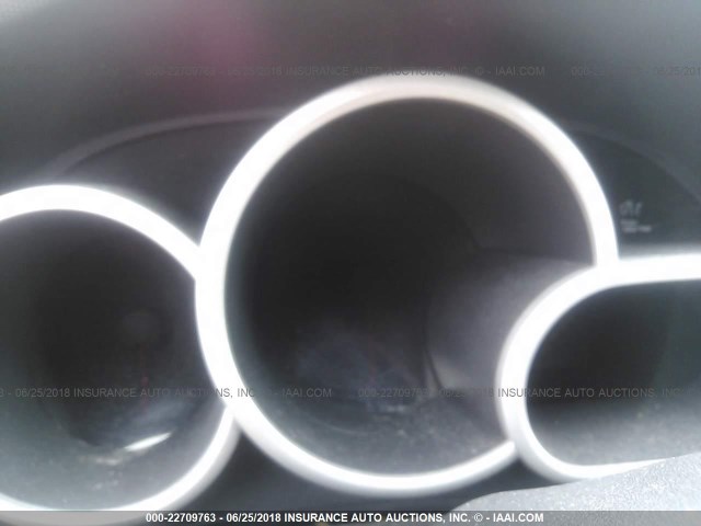 2T1KU4EE0AC279899 - 2010 TOYOTA COROLLA MATRIX  SILVER photo 7