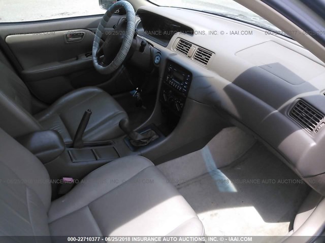 4T1BF22K5XU087829 - 1999 TOYOTA CAMRY LE/XLE TAN photo 5