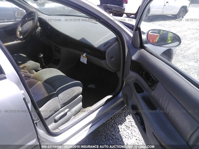 2G4WB52K3Y1169585 - 2000 BUICK REGAL LS 银色 照片 5