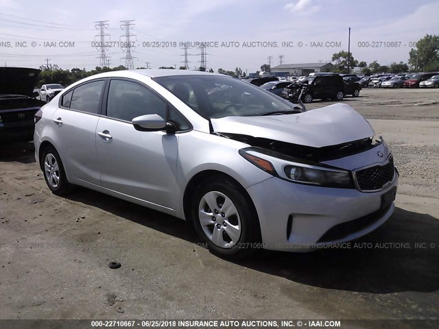 3KPFL4A78HE098489 - 2017 KIA FORTE LX/S SILVER photo 1