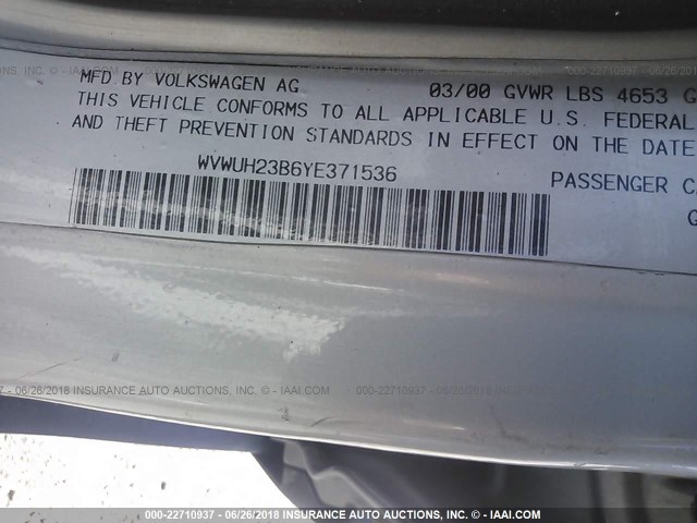 WVWUH23B6YE371536 - 2000 VOLKSWAGEN PASSAT GLX 4MOTION SILVER photo 9