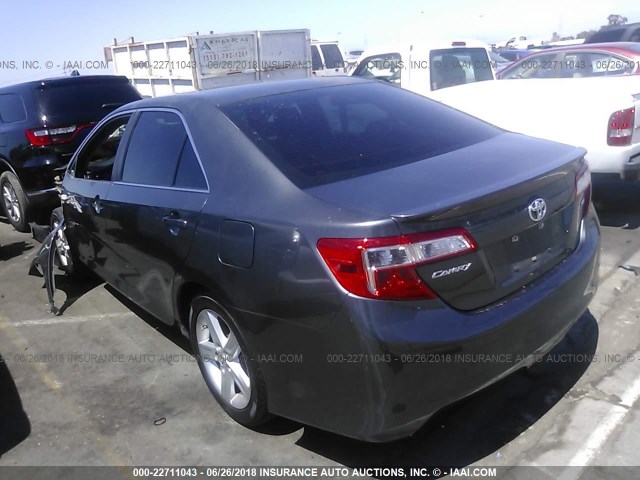 4T1BF1FK2CU177227 - 2012 TOYOTA CAMRY SE/LE/XLE 灰色 照片 3