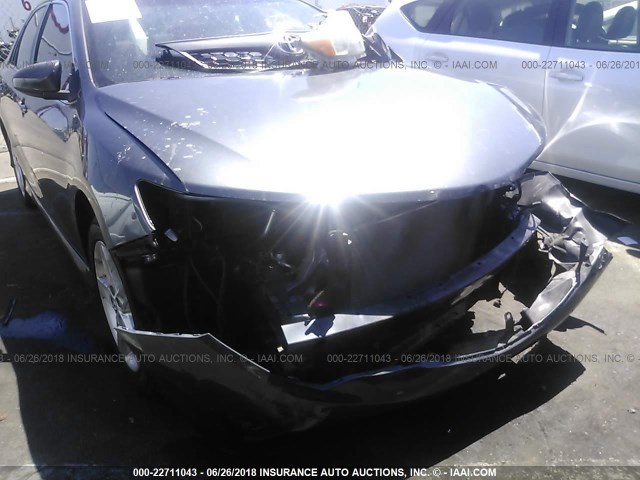 4T1BF1FK2CU177227 - 2012 TOYOTA CAMRY SE/LE/XLE 灰色 照片 6