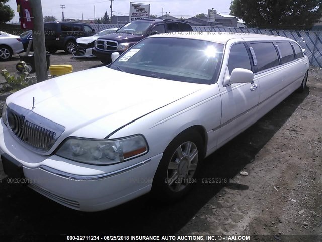 1L1FM88W67Y630118 - 2007 LINCOLN TOWN CAR EXECUTIVE WHITE photo 2