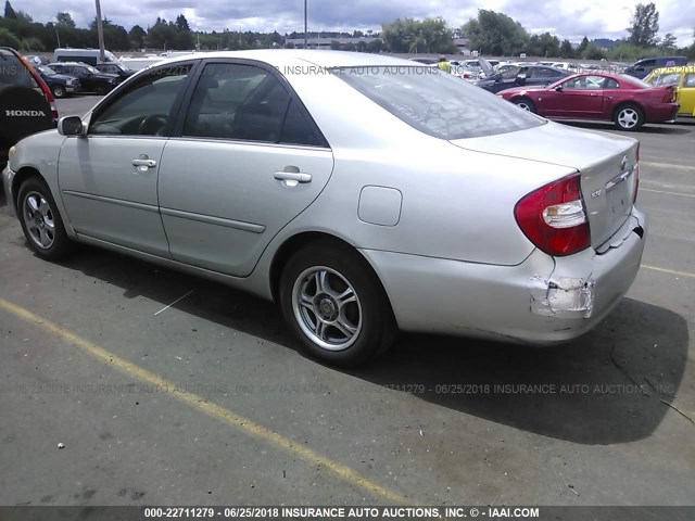 JTDBE32K930143608 - 2003 TOYOTA CAMRY LE/XLE SILVER photo 3