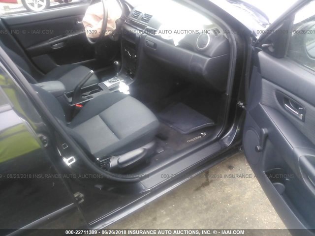 JM1BK32F981154959 - 2008 MAZDA 3 I BLACK photo 5