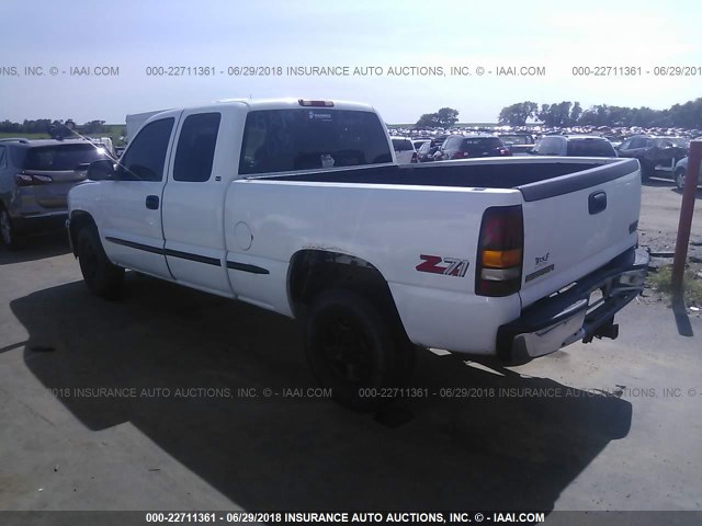 1GTEK19T7YE232354 - 2000 GMC NEW SIERRA K1500 WHITE photo 3