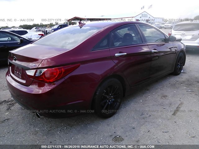 5NPEC4AB5BH316780 - 2011 HYUNDAI SONATA SE/LIMITED RED photo 4