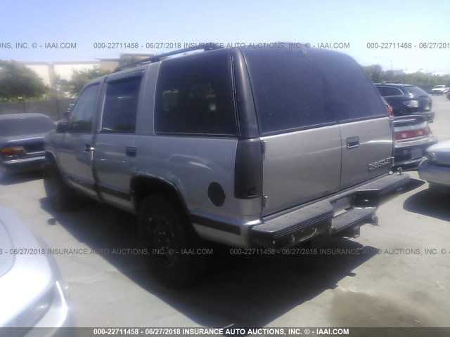 1GNEK13R2XJ474947 - 1999 CHEVROLET TAHOE K1500 GRAY photo 3