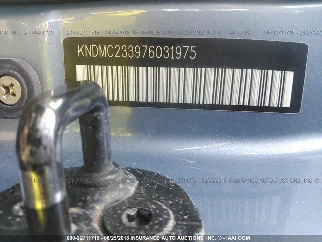 KNDMC233976031975 - 2007 HYUNDAI ENTOURAGE GLS/SE/LIMITED BLUE photo 9