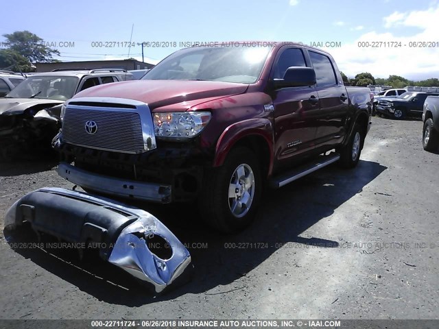 5TFDW5F18BX174812 - 2011 TOYOTA TUNDRA CREWMAX SR5 RED photo 2