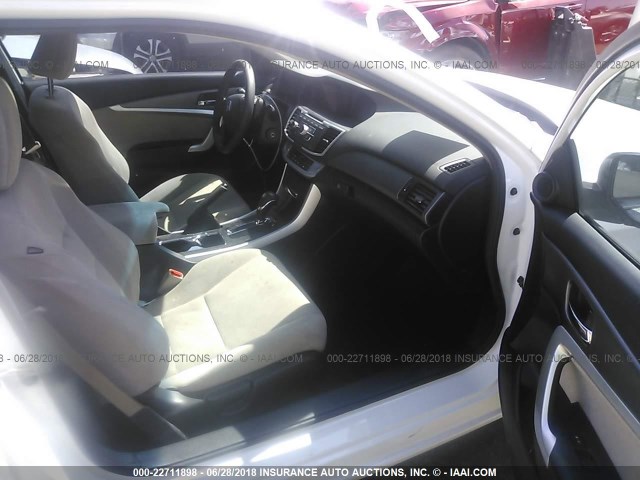 1HGCT1B33DA000755 - 2013 HONDA Accord LX-S WHITE photo 5