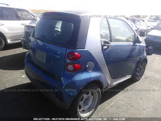 WMEEJ31X79K248488 - 2009 SMART FORTWO PURE/PASSION BLUE photo 4