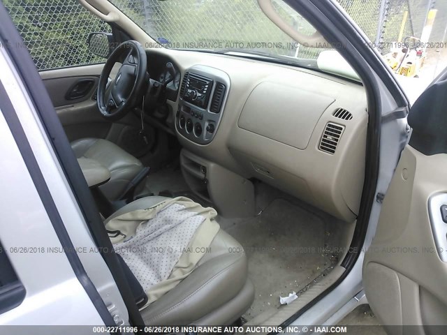 1FMCU94194KA61989 - 2004 FORD ESCAPE LIMITED SILVER photo 5