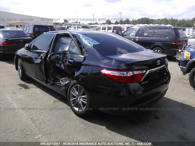 4T1BF1FK9HU435203 - 2017 TOYOTA CAMRY LE/XLE/SE/XSE BLACK photo 3
