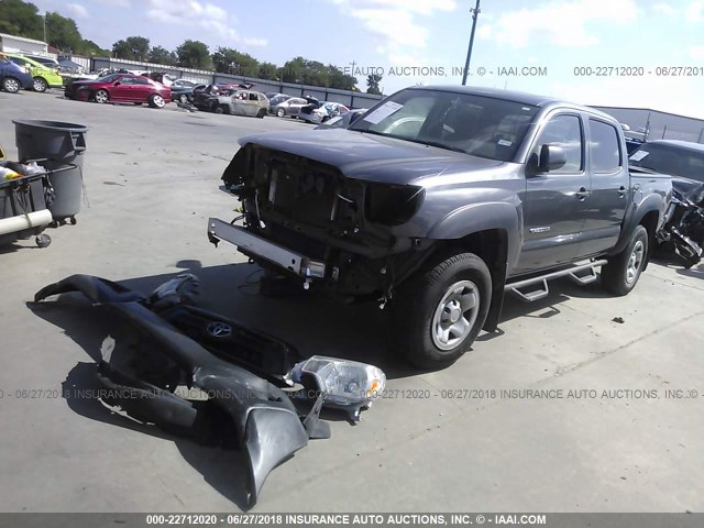 5TFJU4GN8DX040941 - 2013 TOYOTA TACOMA DOUBLE CAB PRERUNNER GRAY photo 2