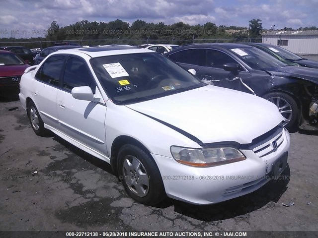 1HGCG16531A011959 - 2001 HONDA ACCORD EX WHITE photo 1